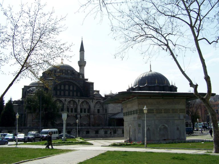 Kılıç Ali Paşa Camii: Mimar Sinan’ın Eseri ve Cervantes’in Şaşırtan Hikayesi