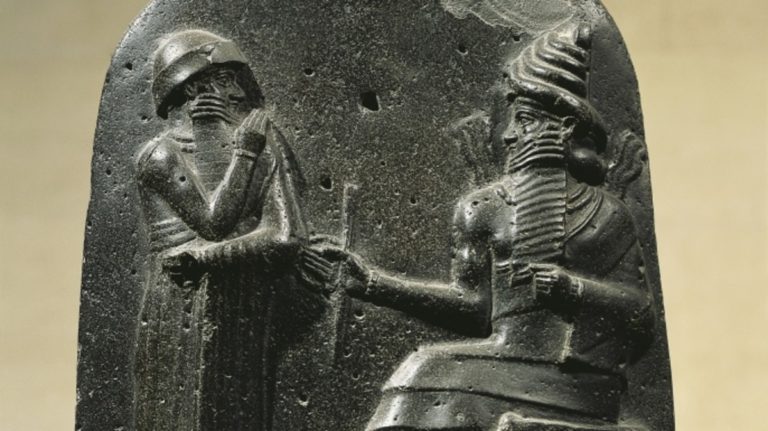 İlk Yazılı Kanunların Yaratıcısı: Babil Kralı Hammurabi