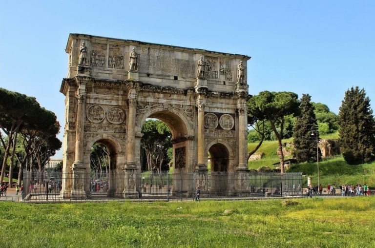 Konstantin Zafer Takı: Roma Gezilecek Yerler Arasında İstanbul’un Hikâyesine Açılan Kapı