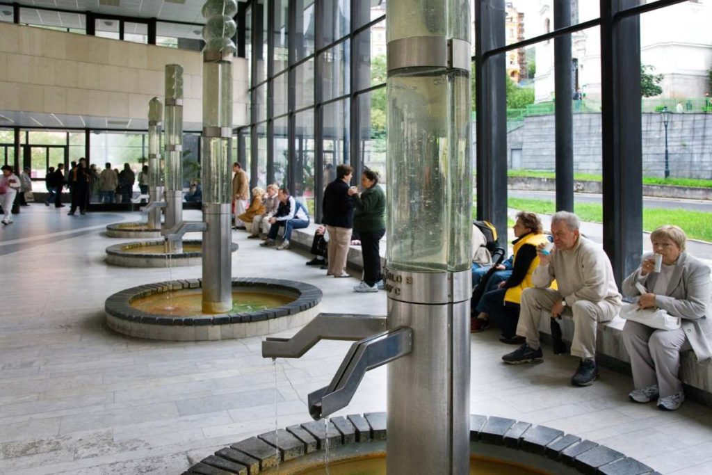 shutterstock_1061127020_Carlsbad_Vridlo-1024x683 Karlovy Vary Gezilecek Yerler